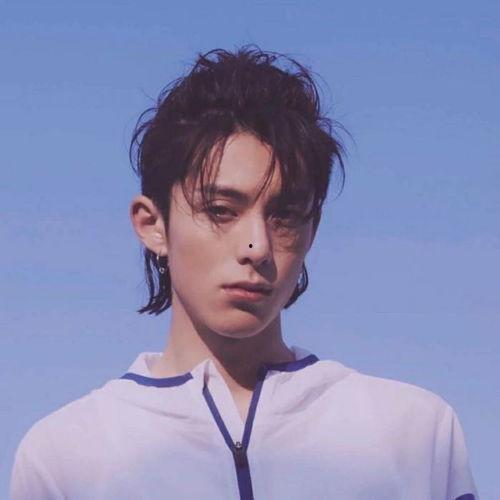 王鹤棣助理爆料视频,揭秘明星幕后生活